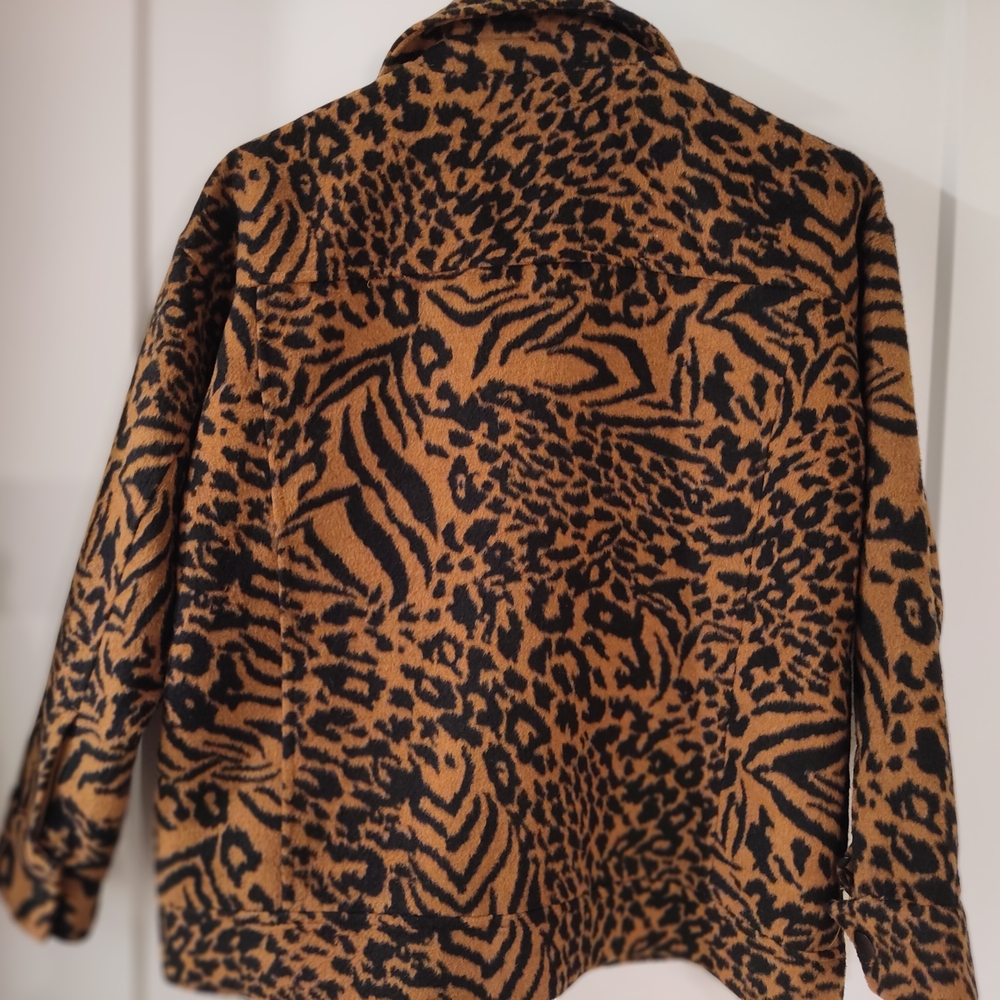 Greylin Bold Patterned Jacket - Picture 3 of 3